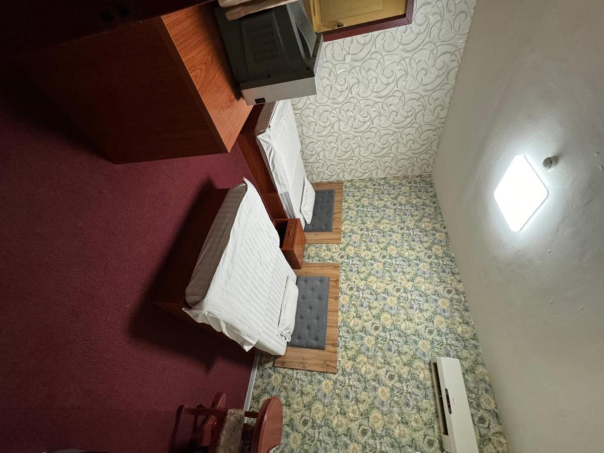 אלמטי Zolotoi Drakon Hotel מראה חיצוני תמונה