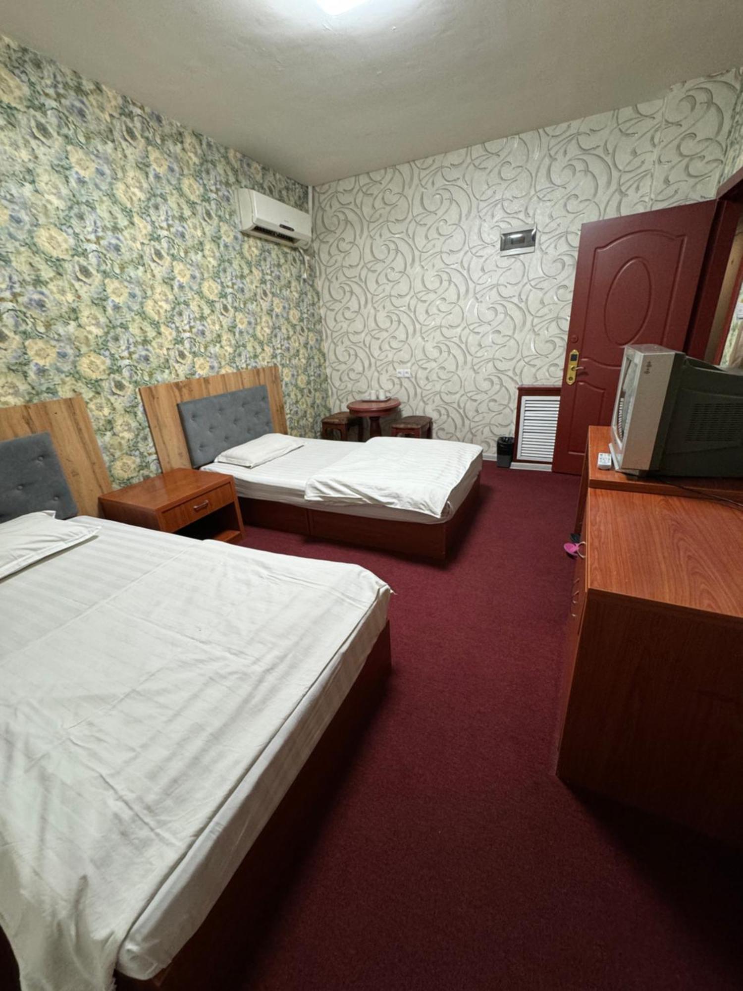 אלמטי Zolotoi Drakon Hotel מראה חיצוני תמונה