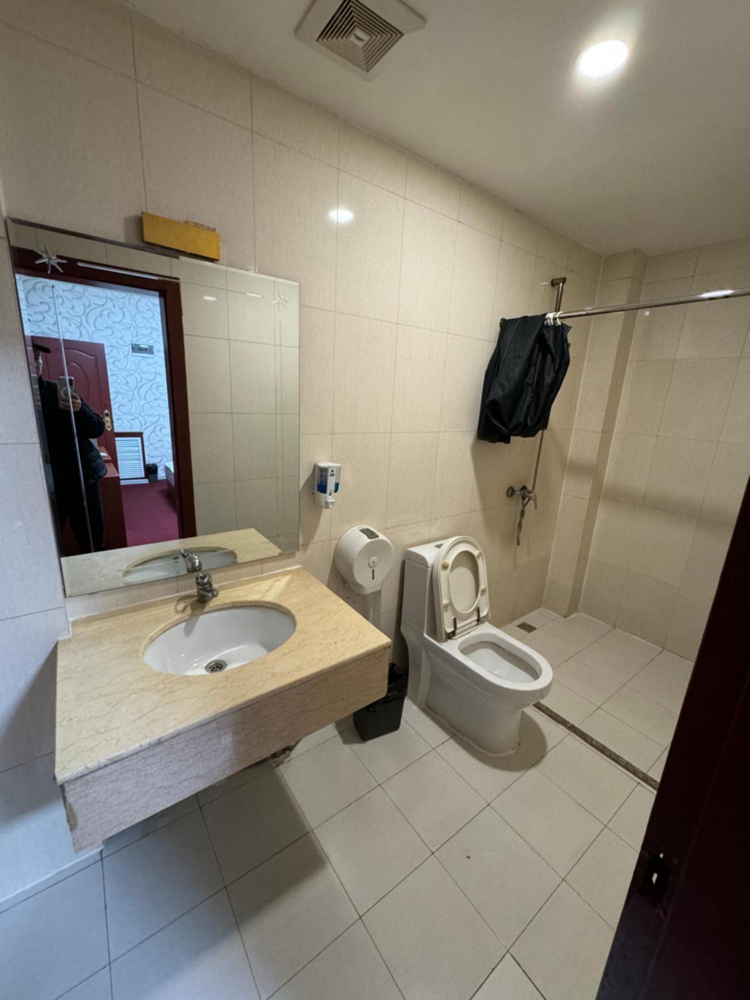 אלמטי Zolotoi Drakon Hotel מראה חיצוני תמונה
