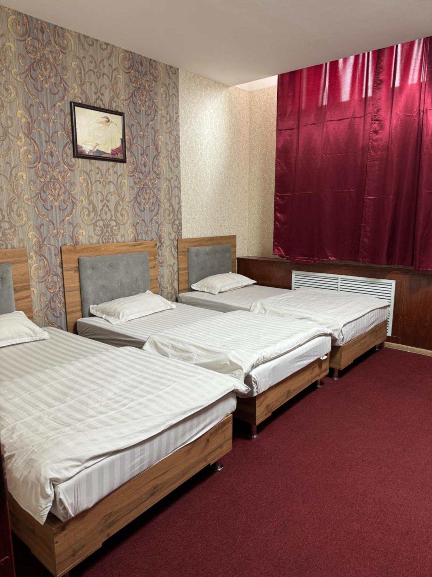 אלמטי Zolotoi Drakon Hotel מראה חיצוני תמונה