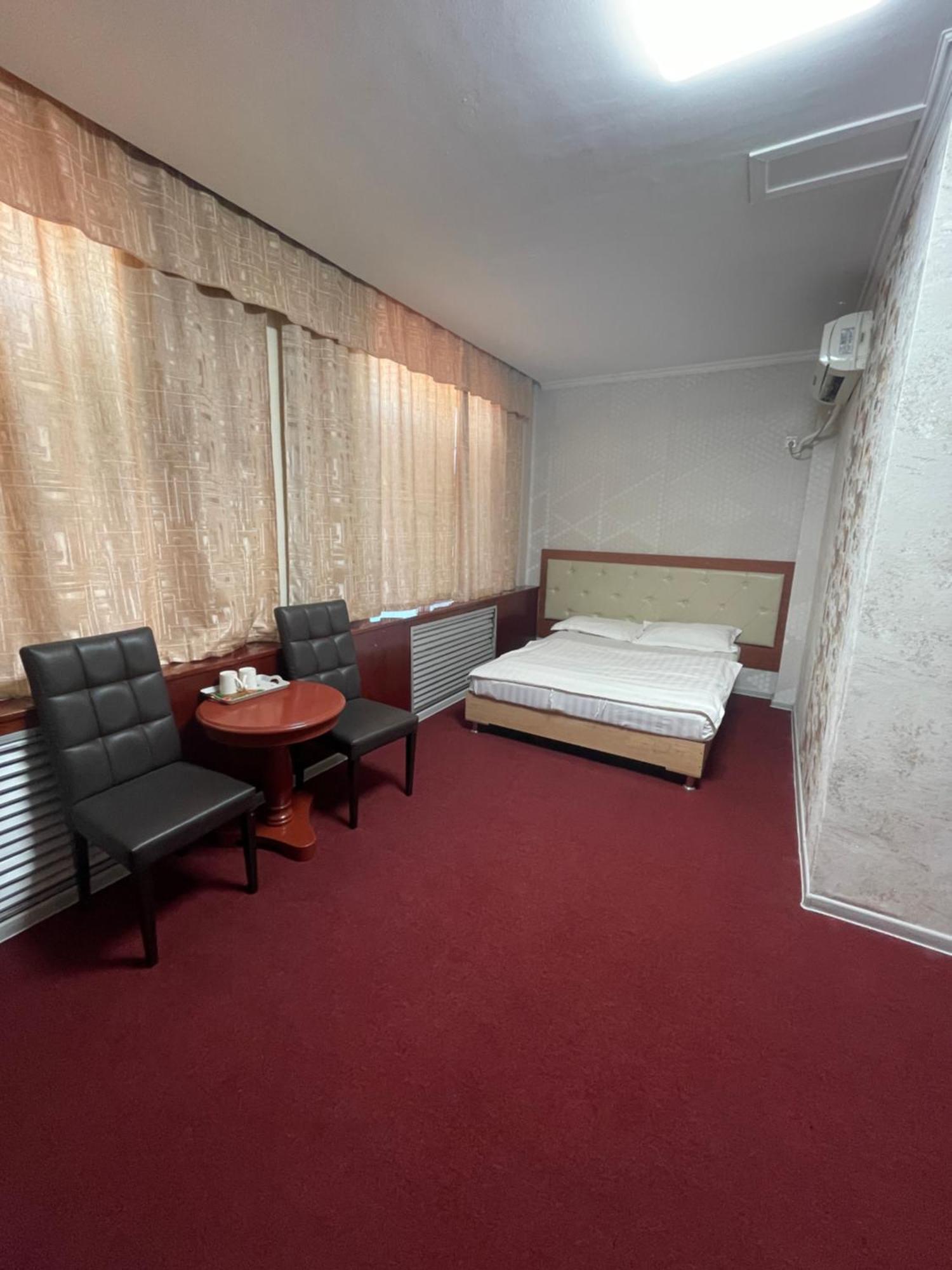 אלמטי Zolotoi Drakon Hotel מראה חיצוני תמונה