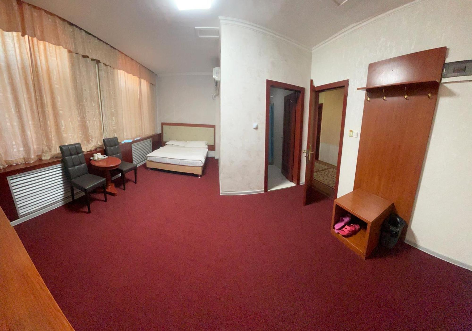 אלמטי Zolotoi Drakon Hotel מראה חיצוני תמונה
