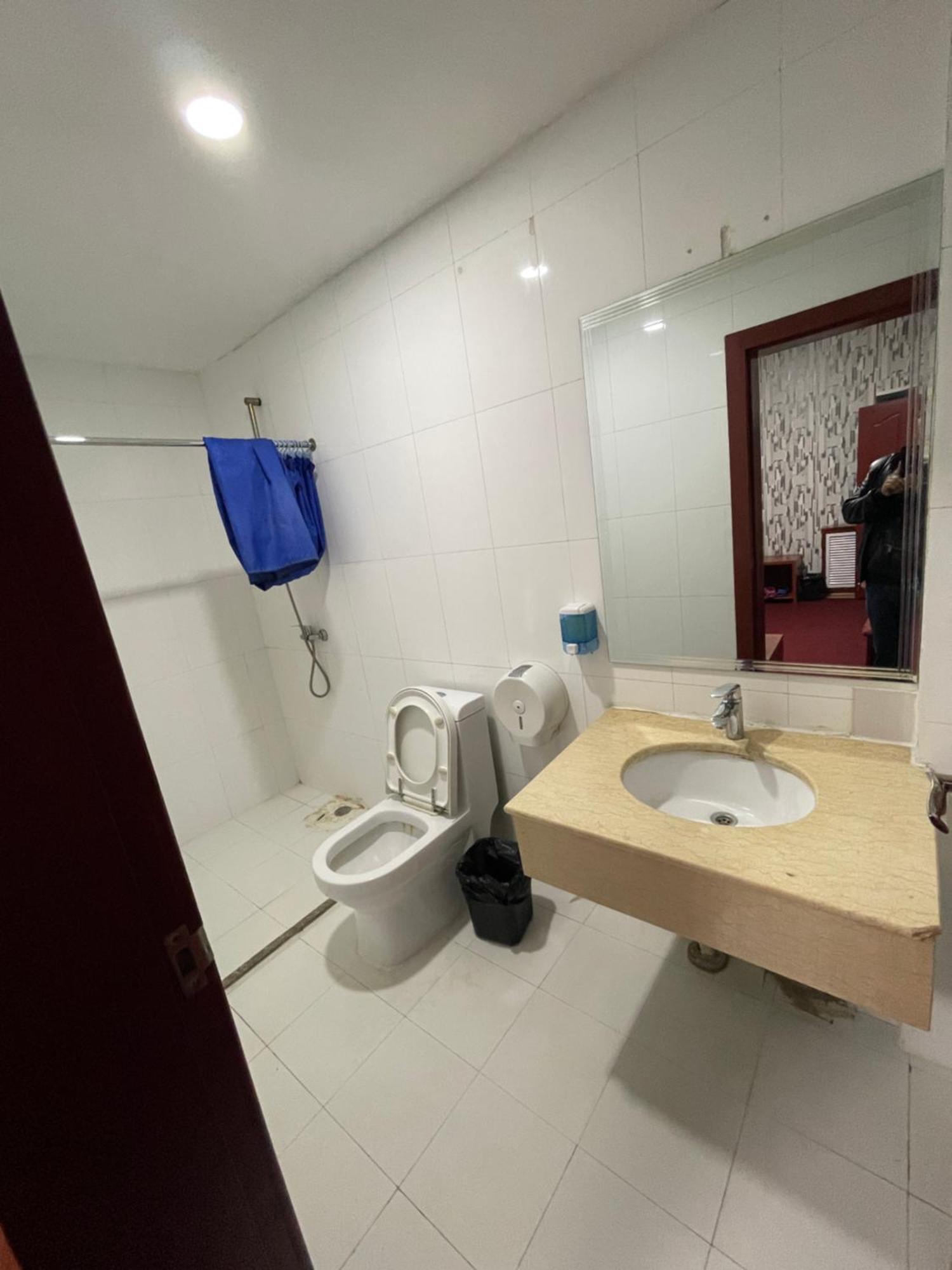 אלמטי Zolotoi Drakon Hotel מראה חיצוני תמונה