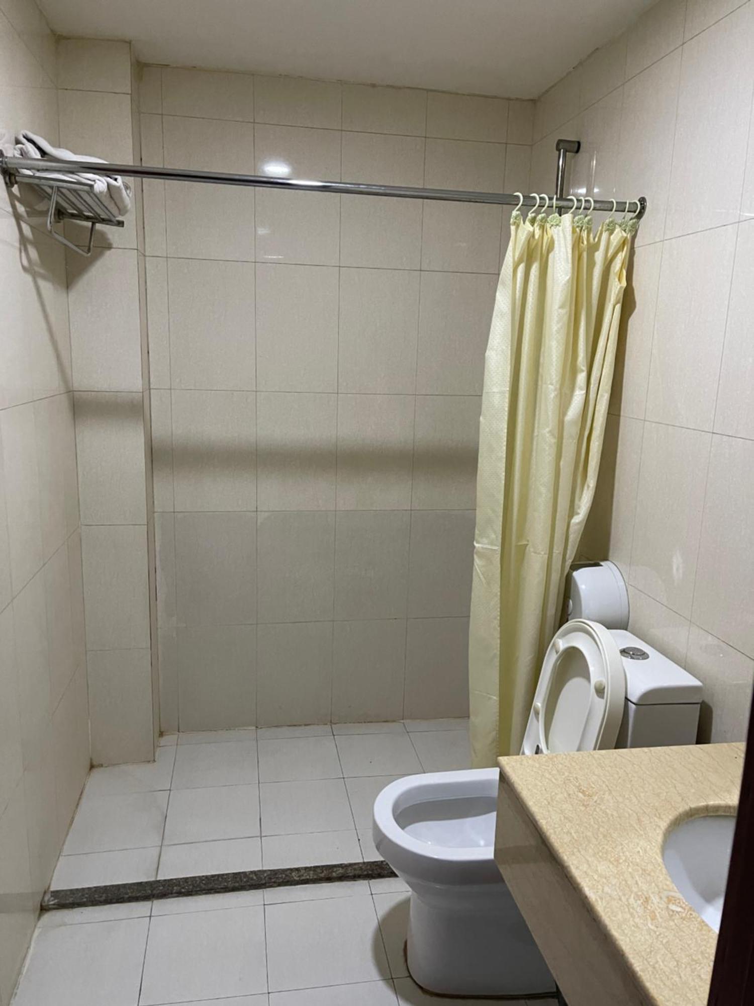 אלמטי Zolotoi Drakon Hotel מראה חיצוני תמונה