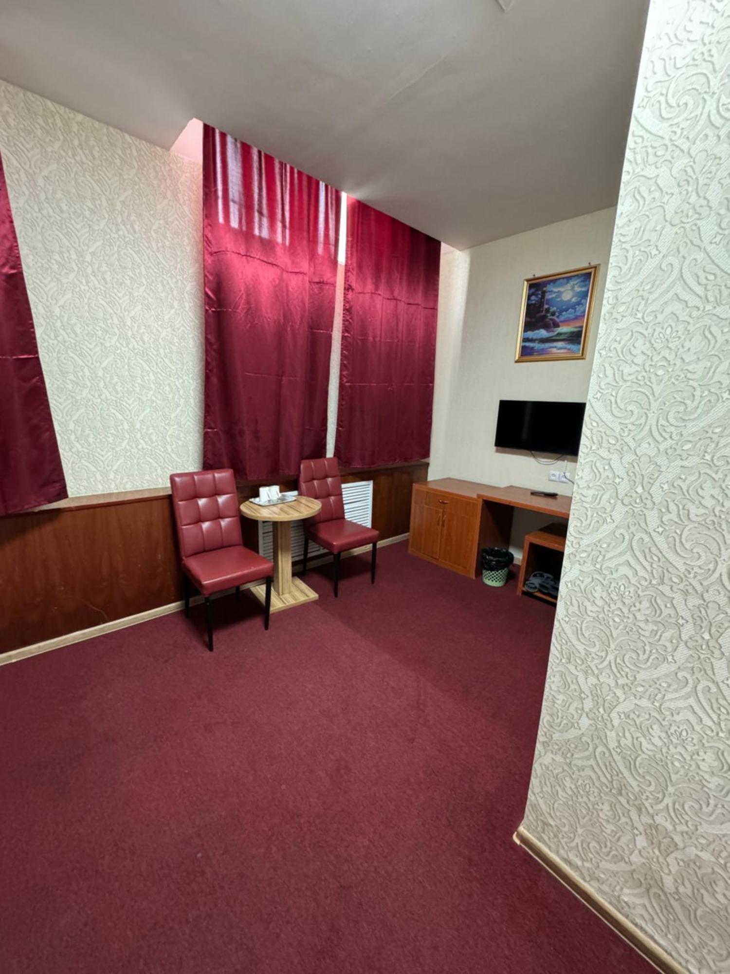 אלמטי Zolotoi Drakon Hotel מראה חיצוני תמונה