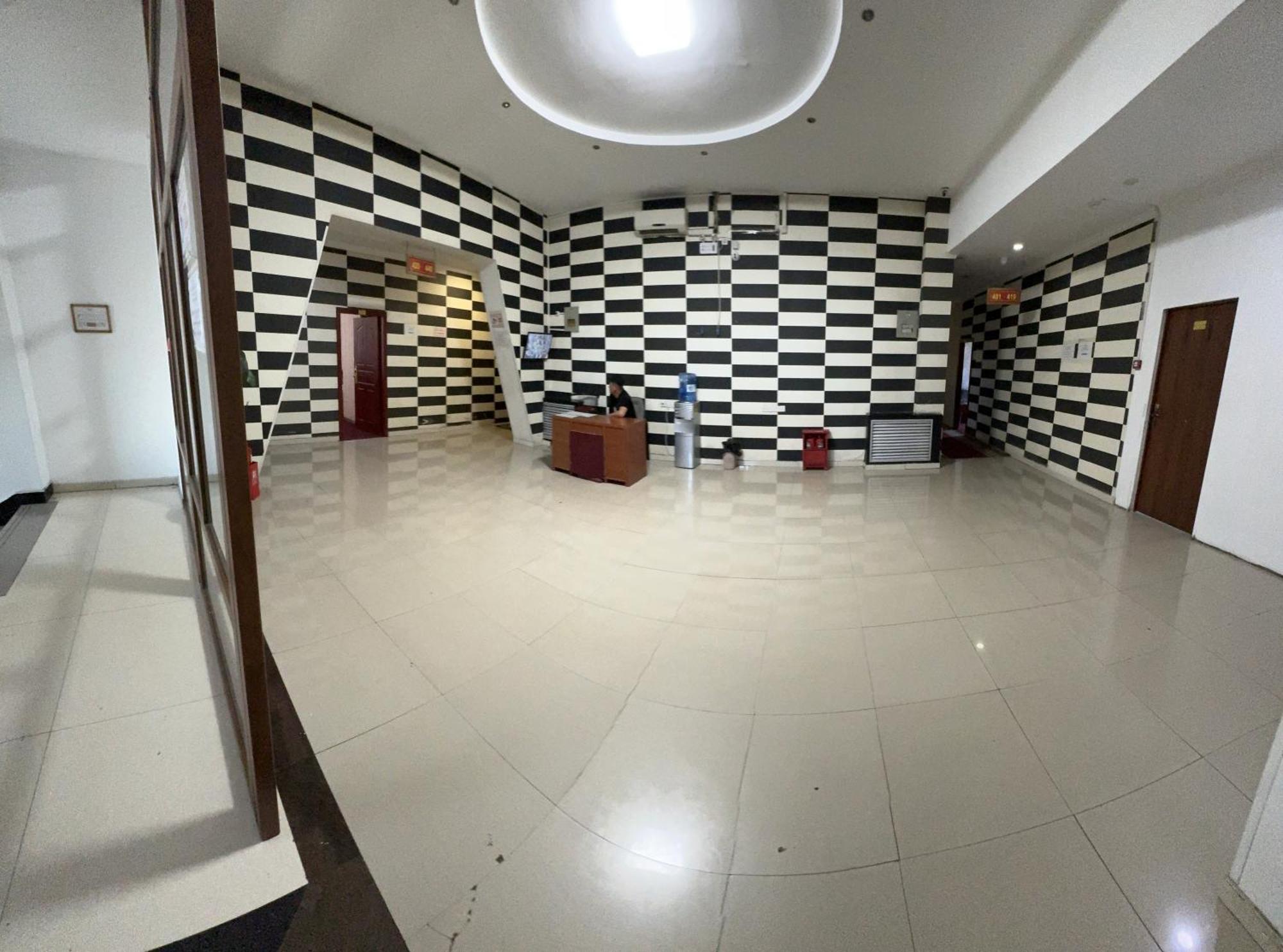 אלמטי Zolotoi Drakon Hotel מראה חיצוני תמונה