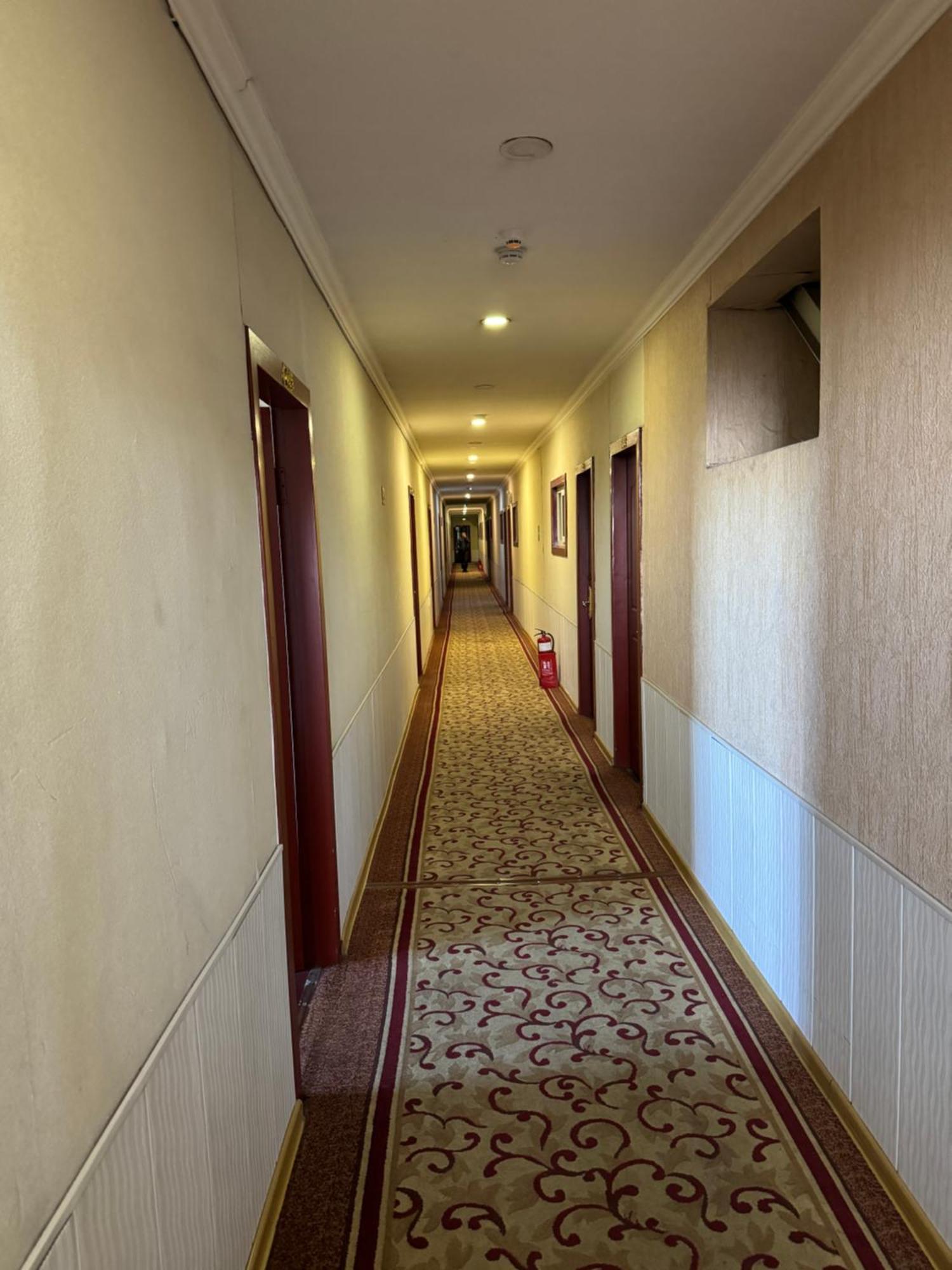 אלמטי Zolotoi Drakon Hotel מראה חיצוני תמונה