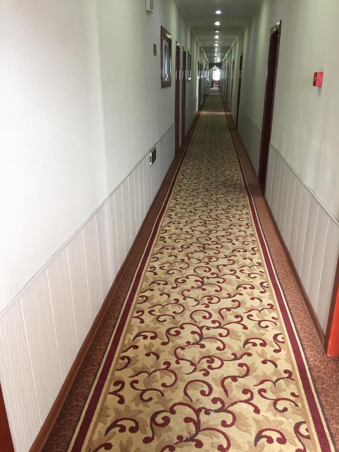 אלמטי Zolotoi Drakon Hotel מראה חיצוני תמונה